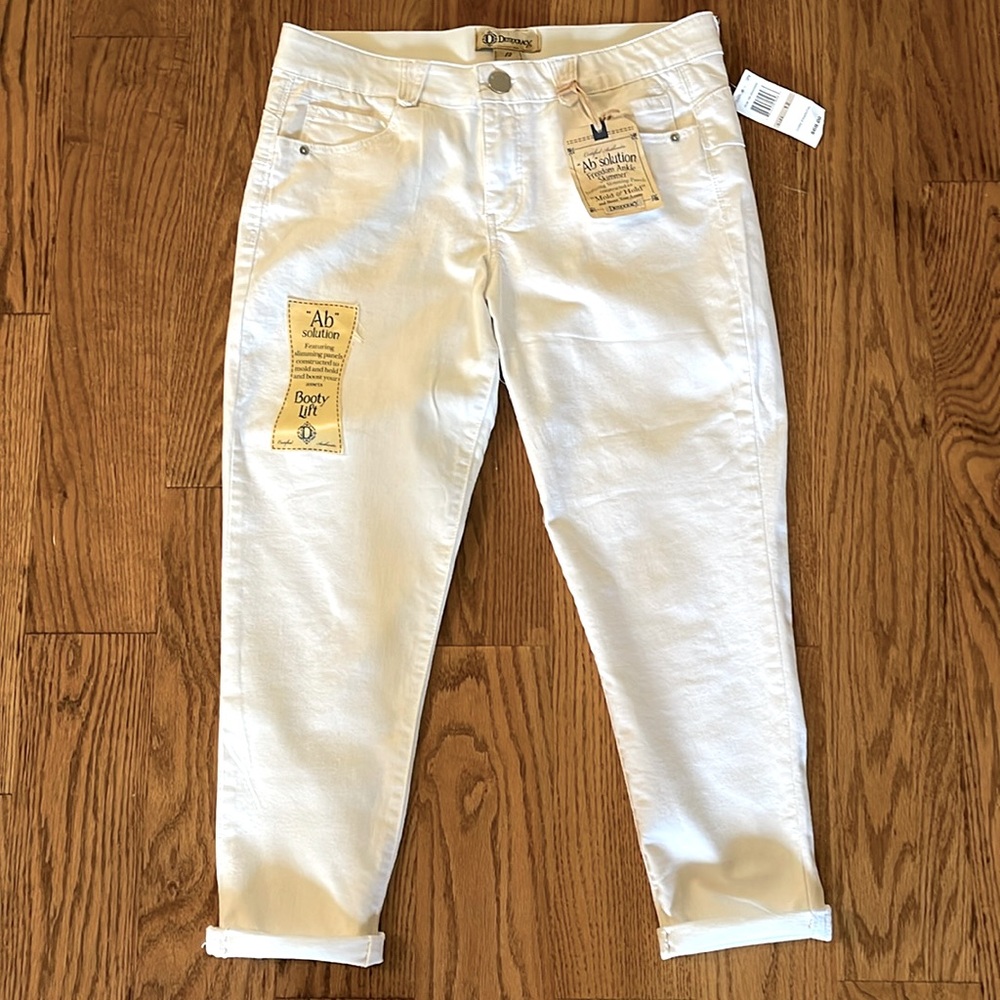 Women’s White Democracy Ab Solution booty lift ankle skimmer jeans